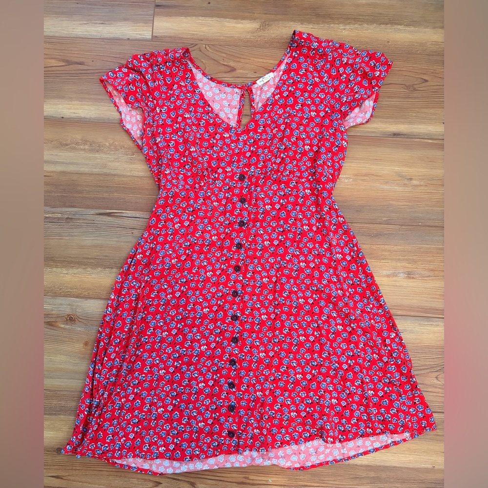 Mason & Belle Medium Red White Blue Floral Dress Lightweight Flattering